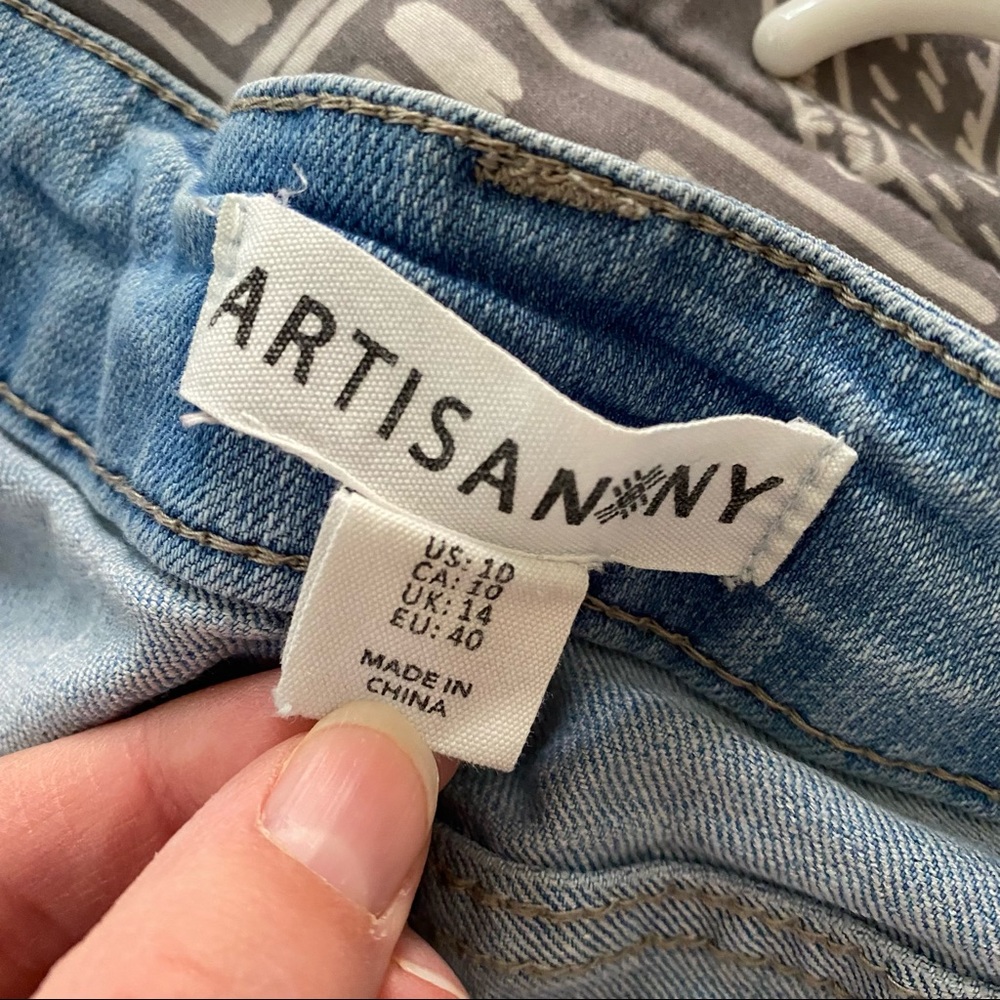 Light Wash Bermuda Cut-Offs - Picture 6 of 9